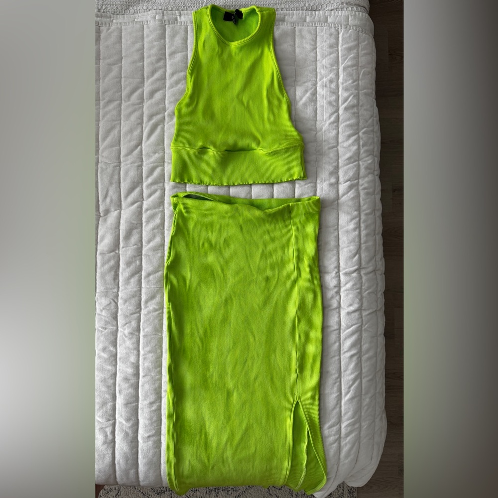 Lulu's Bright Green Ribbed Set - Picture 2 of 3